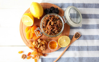 Орехи, мед, лимон, курага – фейерверк витаминов в честь иммунитета