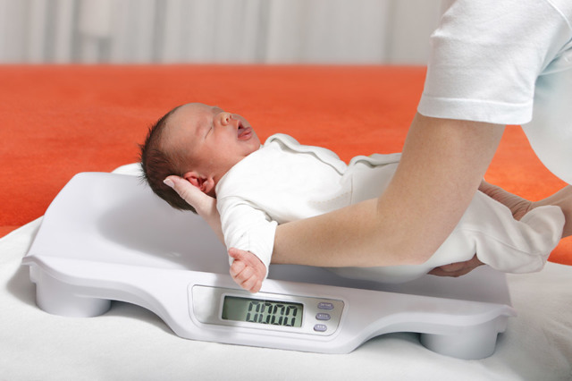 Вес ребенка в 3 месяца – норма и причины отклонений, возможные заболевания и способы лечения