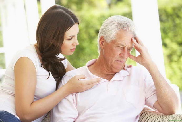 Передается ли болезнь Альцгеймера по наследству, каковы ее признаки проявления и причины возникновения