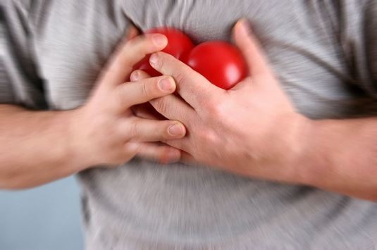 Почему колет в области сердца: возможные заболевания, сопутствующие симптомы, способы диагностики, лечение