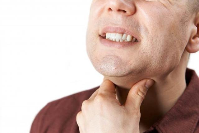 Лечение боли в горле при глотании - провоцирующие факторы, сопутствующие симптомы, методы терапии