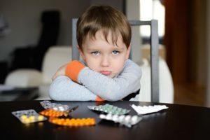 Антибиотики при ОРВИ у детей: показания к назначению