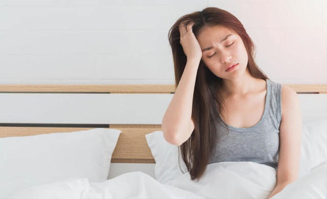 При вставании с кровати кружится голова – почему возникает, как с этим бороться, меры профилактики