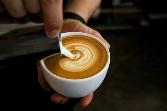 Можно ли пить кофе при гастрите: особенности употребления