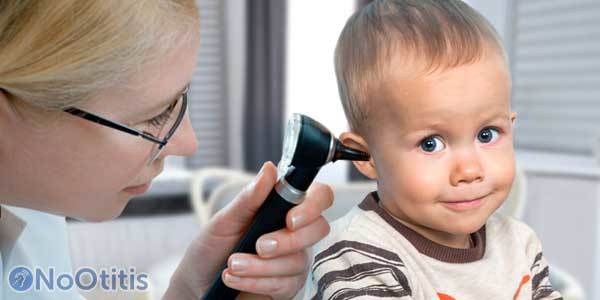 У ребенка сильно болит ухо, что делать: правила оказания помощи, причины и симптомы заболевания