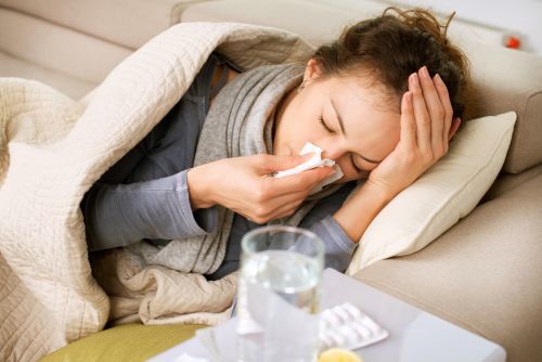 Почему моча пахнет ацетоном: причины, симптомы и лечение патологии