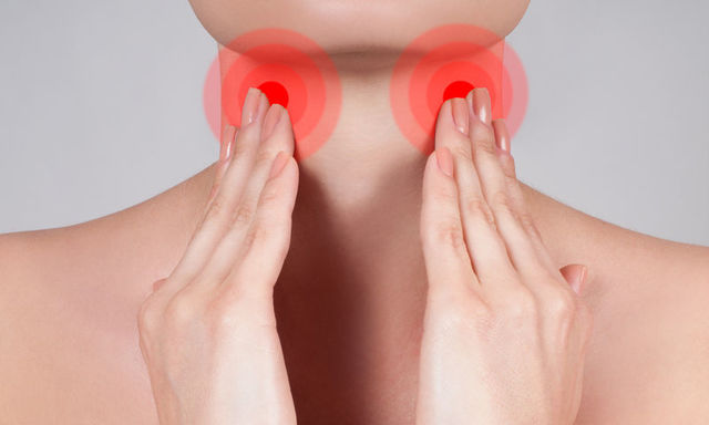 Чем отличается фарингит от ларингита: симптомы болезней горла и голосовых связок, терапия, осложнения