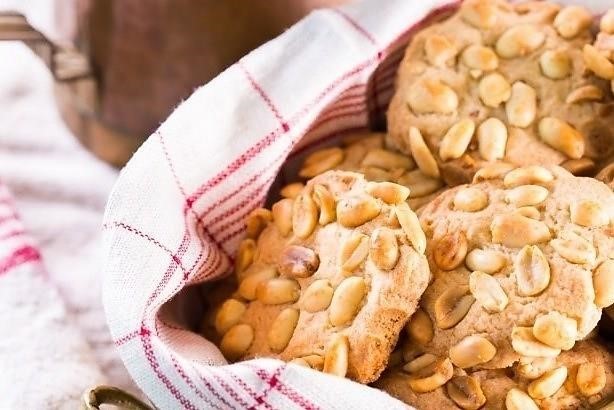 Чем полезен арахис для женщин: его состав и правила хранения