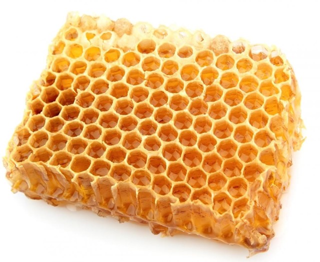 Можно ли есть воск из пчелиных сот без вреда для здоровья?