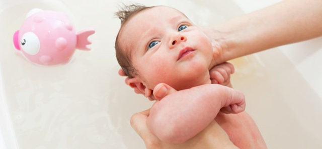 Как купать новорожденного в череде - выбор растения и правила купания младенца