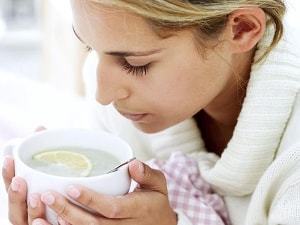 Чем лечиться от простуды кормящей маме, чтобы не навредить ребенку: традиционные и народные средства