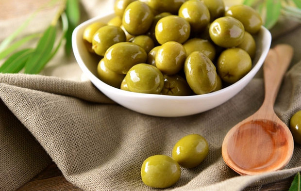 Чем полезны консервированные маслины для женщин, мужчин и беременных, состав и виды продукта