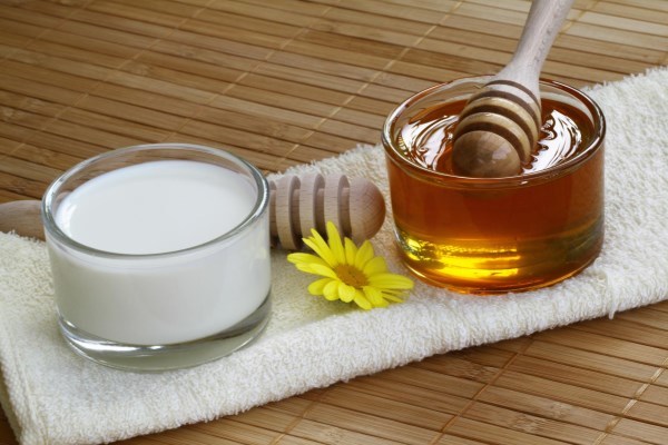 Горячее молоко с медом: польза, рецепты от кашля и бессонницы, правила приготовления и применения