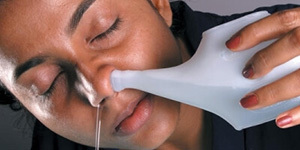 Чем лучше промывать нос: народные и медикаментозные средства