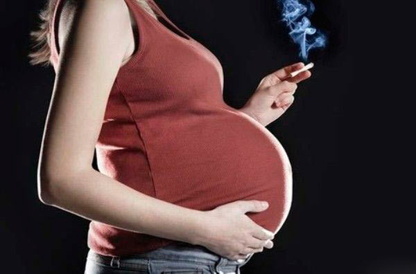 Курение при беременности: отзывы, влияние и последствия