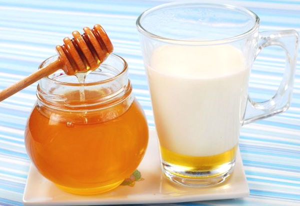 Горячее молоко с медом: польза, рецепты от кашля и бессонницы, правила приготовления и применения