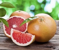 Сколько ккал в грейпфруте, в чем заключается польза фрукта, противопоказания, популярные диеты