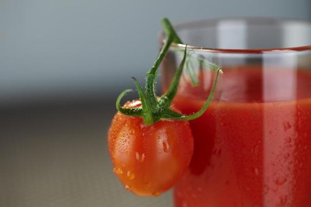 Можно ли беременным томатный сок - состав продукта, показания и запреты к применению