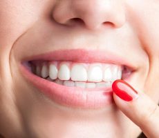 Можно ли укрепить шатающийся зуб, какие способы устранения проблемы наиболее эффективные